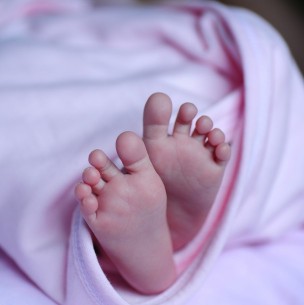 Madre desconecta a su bebé de soporte vital por extraña enfermedad incurable Madre desconecta a su bebé de soporte vital por extraña enfermedad incurable