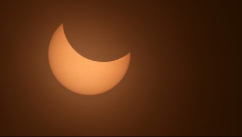 Eclipse solar: Conoce la hora exacta en que podrás ver el evento en Santiago