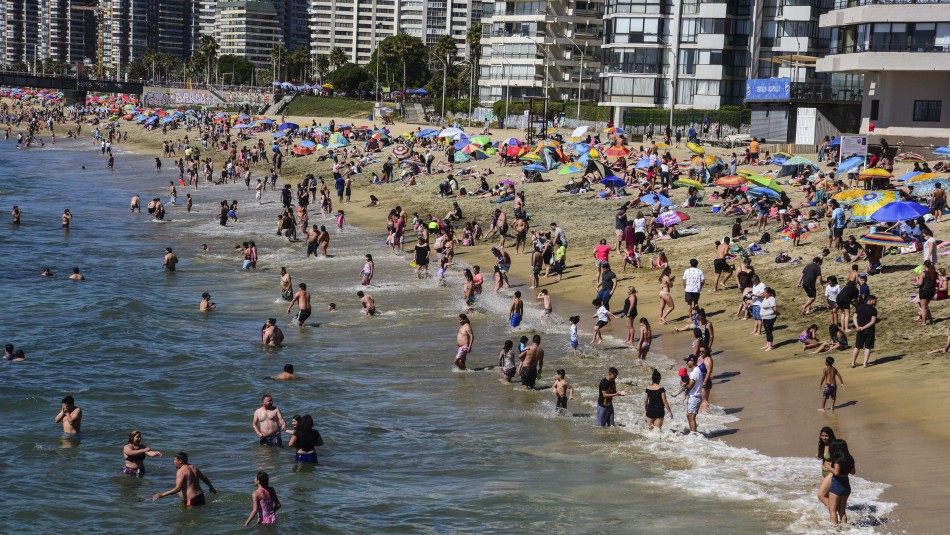 Multarán a quienes infrinjan medidas sanitarias en playas y piscinas Hasta $51 millones: Multarán a quienes infrinjan medidas sanitarias en playas y piscinas