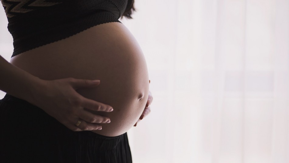 Niegan aborto legal a niña de 12 años que fue violada y quedó embarazada de gemelos en Argentina