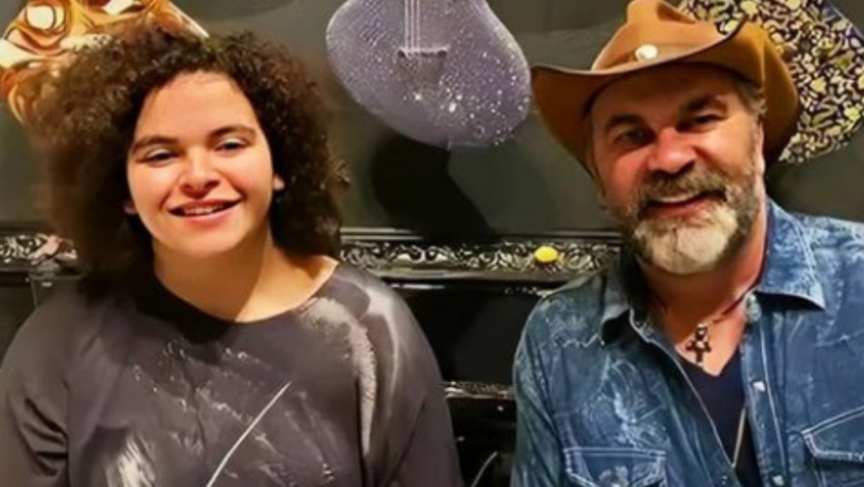 La impresionante voz de la hija de Lucerito cantando junto a su papá Manuel Mijares La impresionante voz de la hija de Lucerito cantando junto a su papá Manuel Mijares