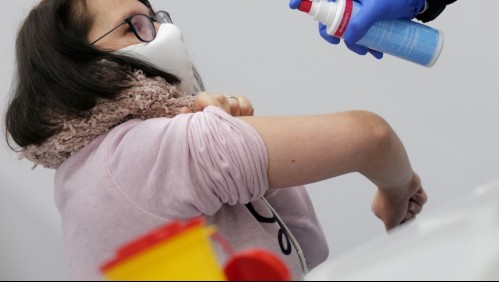 Voluntarios ayudan identificar 70 candidatos químicos para ser probados para COVID