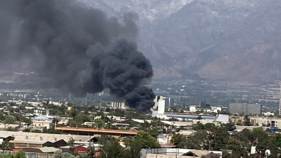 Al menos cuatro casas afectadas por incendio en la comuna de San Joaquín Al menos cuatro casas afectadas por incendio en la comuna de San Joaquín
