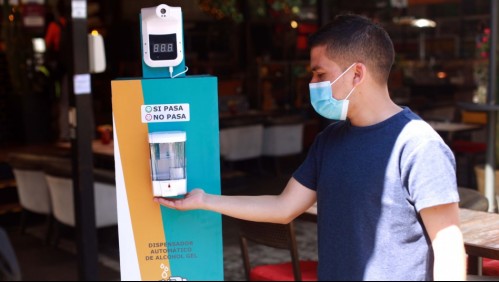 Experto y Covid-19 en Chile:  'Hay signos de re-aceleración de la pandemia'