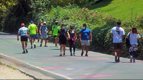 Infectólogo y aumento de casos en la RM: Sería 'antesala de un rebrote de grandes proporciones'