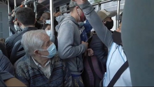 'Venimos súper apretados': Recorridos del Transantiago no permiten el distanciamiento social
