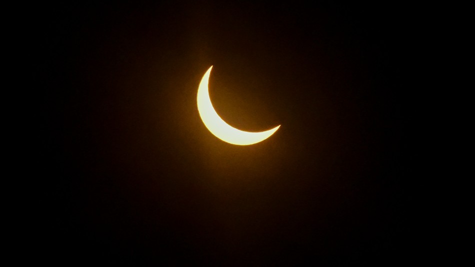 Matrimonio celebró sus bodas de plata en medio del eclipse: Matrimonio celebró sus bodas de plata en medio del eclipse: