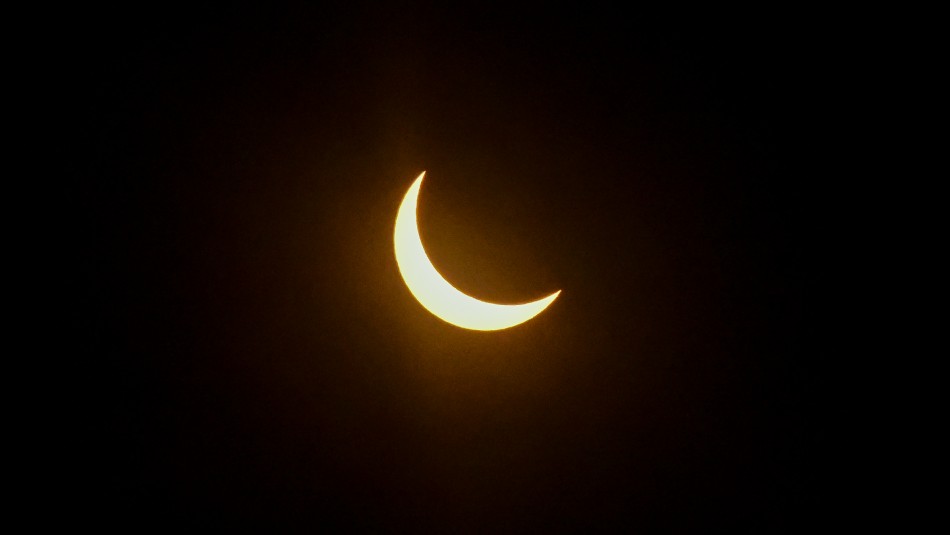 Eclipse chile Emoción en Chile por eclipse total de Sol pese al mal tiempo en el sur del país