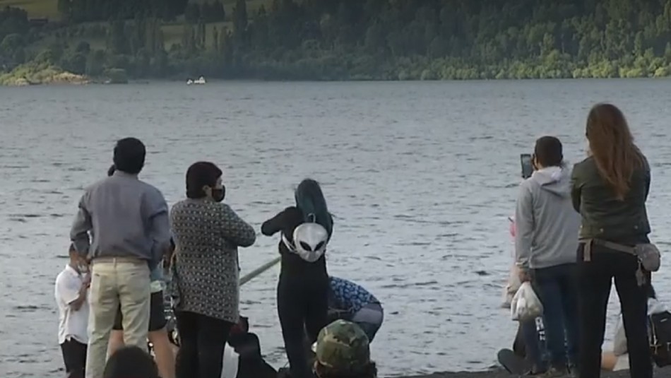 Pucón Turistas aguardan el Eclipse Solar en la Araucanía.