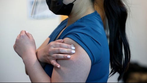 Los efectos secundarios de la vacuna Pfizer aprobada por el ISP