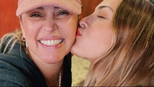 'Es que son iguales': Yasmín Valdés posa junto a su hija mayor y hacen 'match' de ropa