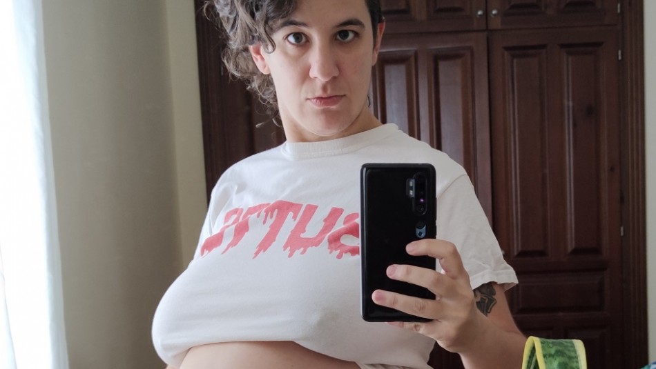 Así es la historia de Esther: el transexual español que comparte su embarazo en las redes Así es la historia de Esther: el transexual español que comparte su embarazo en las redes
