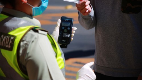 Conductor intenta sobornar a carabinero con $40 mil para evitar parte y es detenido