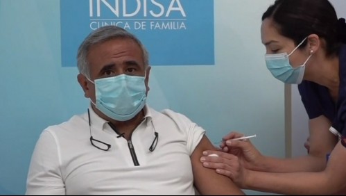 Doctor Ugarte fue vacunado contra el coronavirus: 'Es realmente una maravilla'