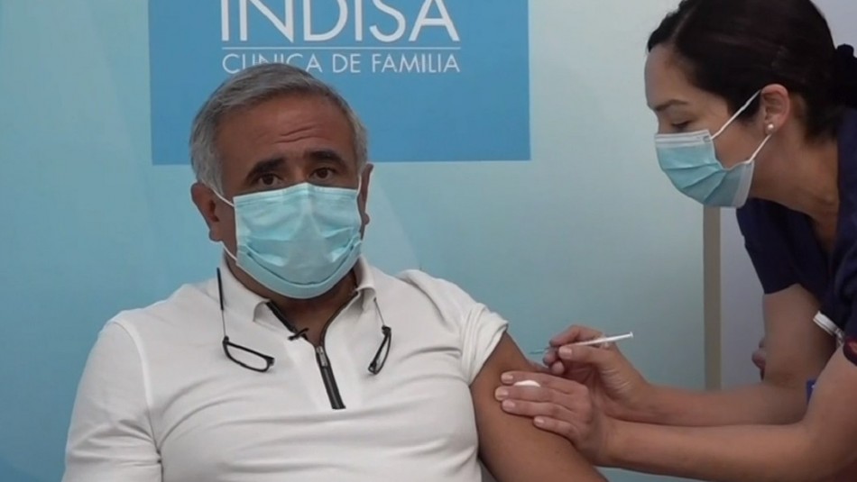 Vacunación del doctor Sebastián Ugarte Doctor Ugarte fue vacunado contra el coronavirus: