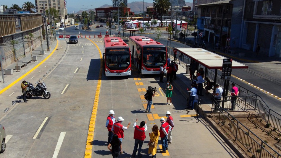 Avenida Independencia. Luego de cuatro años de trabajos comenzó a funcionar el corredor de buses en Independencia