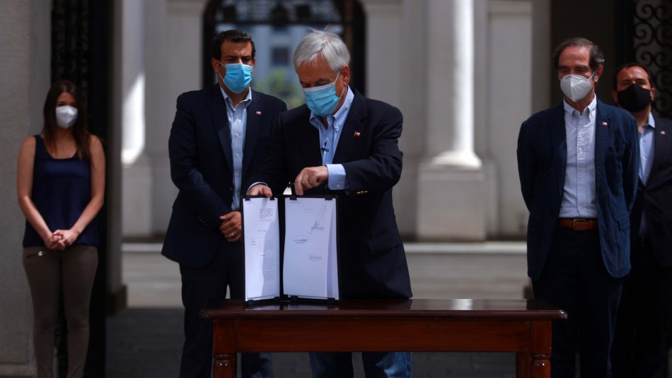 Sebastián Piñera Agentes encubiertos e infiltración: Piñera firma proyecto para combatir el crimen organizado