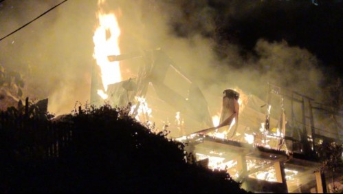 Confirman muerte de niña en medio de incendio en Valparaíso