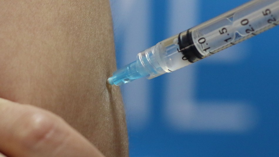 Efecto vacunas Vacunación: Paris confirma que trabajadora de la salud sufrió