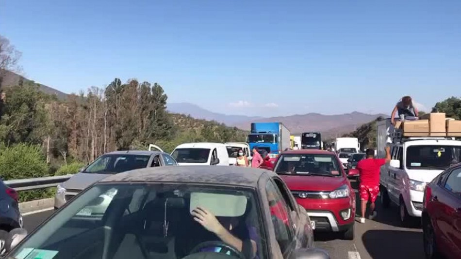Equipo de Meganoticias queda atrapado en Ruta 68 en medio de kilométrico taco Equipo de Meganoticias queda atrapado en Ruta 68 en medio de kilométrico taco