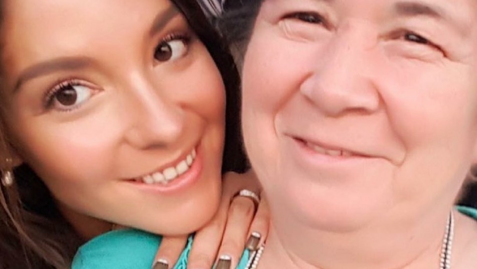 Kel Calderón posa en tierna sesión de fotos junto a su asesora del hogar: Kel Calderón posa en tierna sesión de fotos junto a su asesora del hogar: