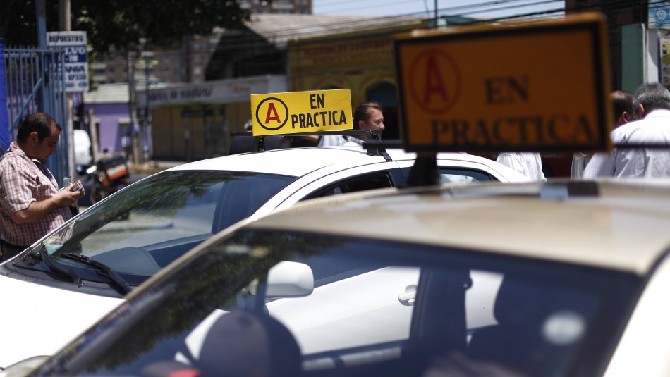 Curso de conducción del Sence: Así puedes postular para obtener gratis la licencia profesional Curso de conducción del Sence: Así puedes postular para obtener gratis la licencia profesional