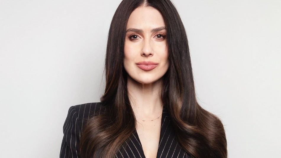 Acusan a esposa de Alec Baldwin de mentir sobre su nombre y país de origen Acusan a esposa de Alec Baldwin de mentir sobre su nombre y país de origen