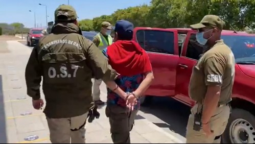 Pasajero fue detenido tras bromear con supuesta presencia de bomba en avión