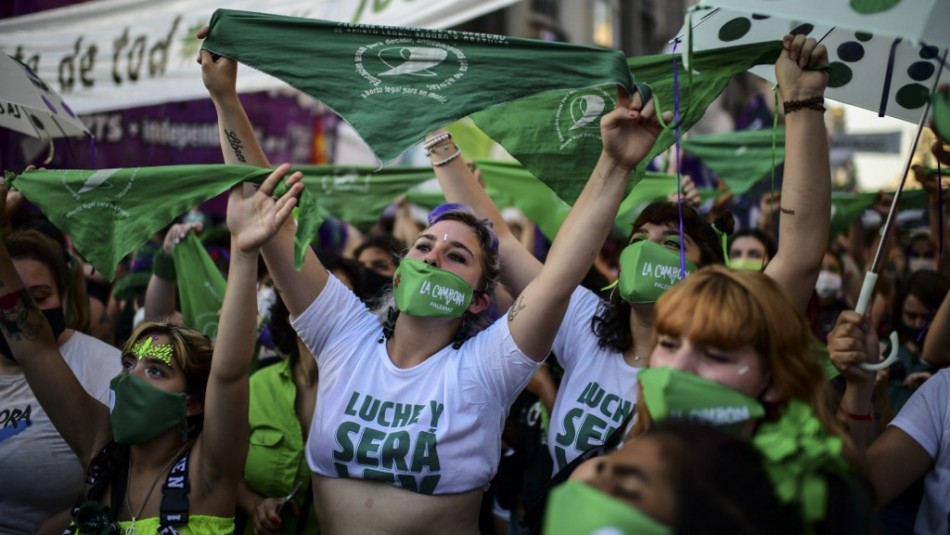 Argentina tendrá aborto legal y voluntario tras aprobación del Senado Argentina tendrá aborto legal y voluntario tras aprobación del Senado