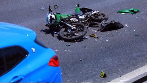 Dos carabineros heridos tras ser impactados por auto que huía en persecución