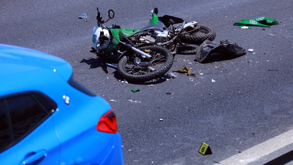 carabinero impacto ruta 5 Dos carabineros heridos tras ser impactados por auto que huía en persecución
