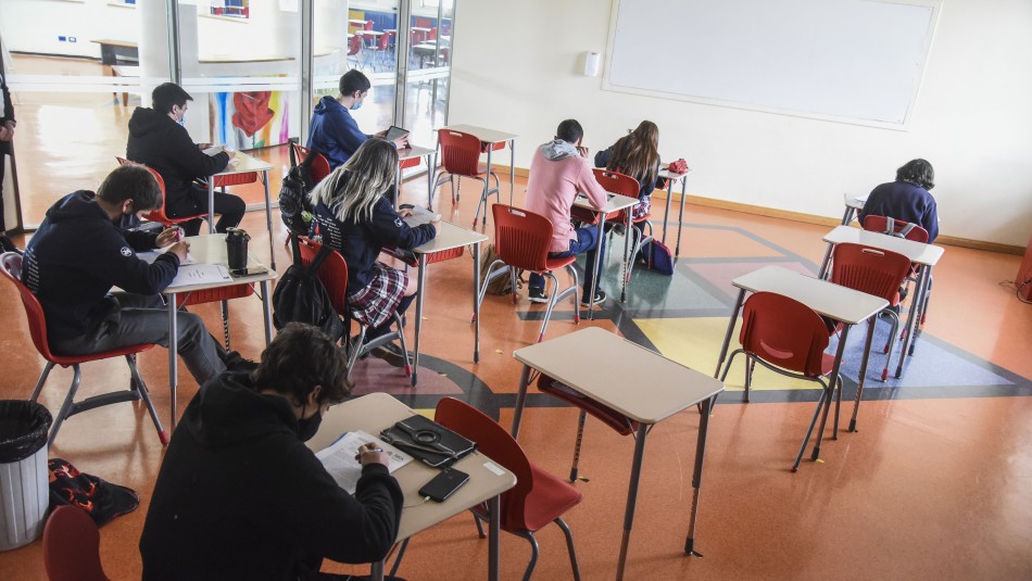 Imagen referencial de archivo Proponen regreso total a clases presenciales en marzo de 2021
