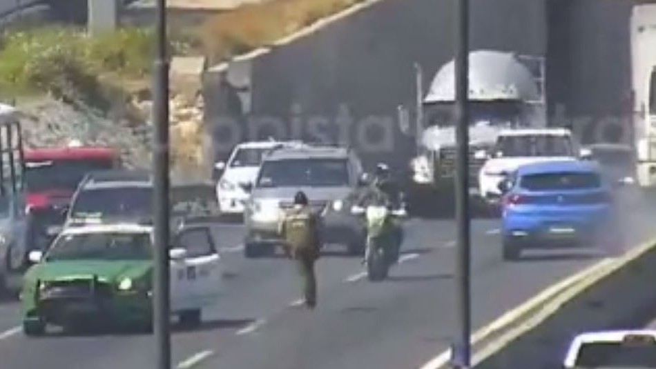 Atropello a Carabineros en plena persecución: Joven de 22 años queda en prisión preventiva Atropello a Carabineros en plena persecución: Joven de 22 años queda en prisión preventiva