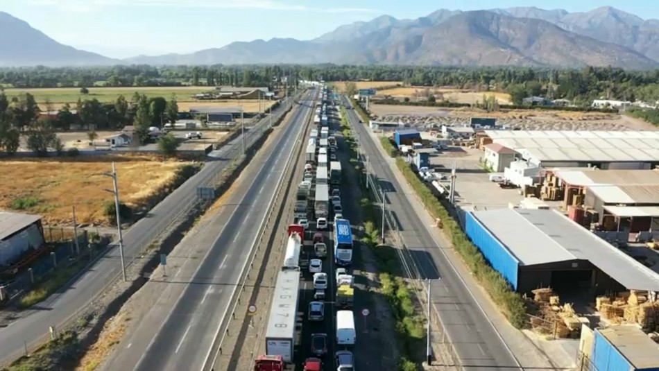 taco ruta 5 Con el drone: imagen aérea muestra espectacular taco en la Ruta 5 Sur
