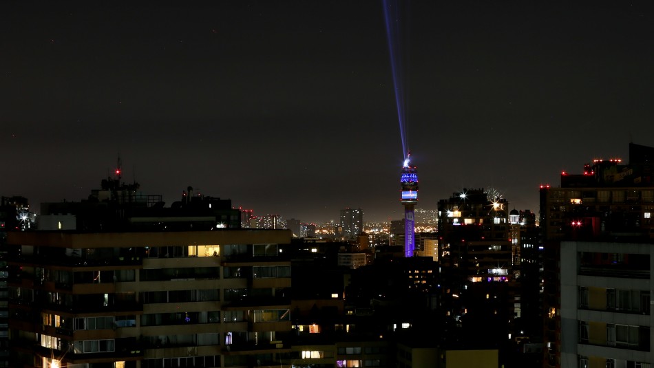 Show de luces en la Torre Entel