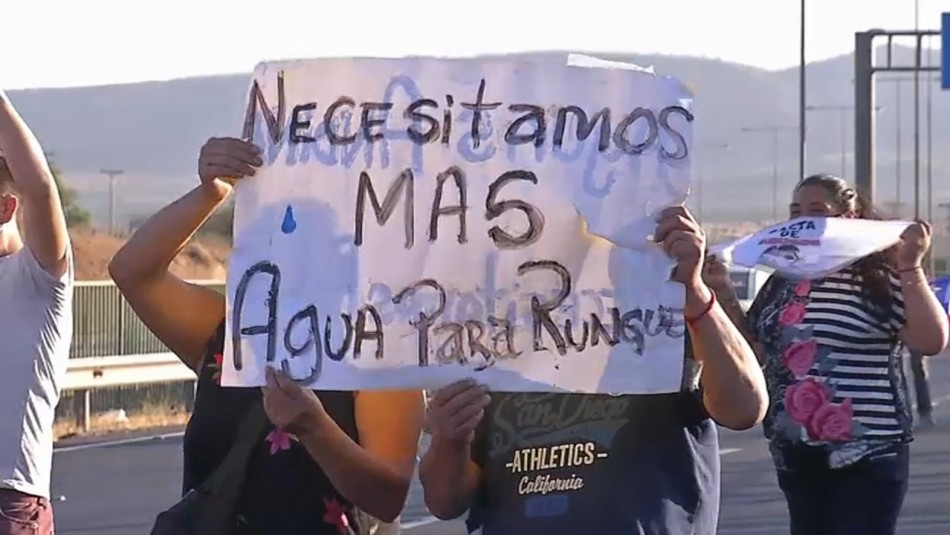 Vivir con dos horas de agua al día: Los devastadores efectos de la sequía en Rungue Vivir con dos horas de agua al día: Los devastadores efectos de la sequía en Rungue