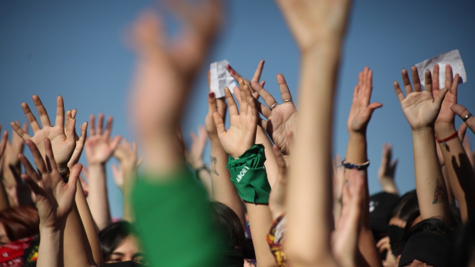 Encuesta Cadem revela opinión de la gente en temas valóricos Cadem: 72% está de acuerdo con eutanasia y un 74% con el matrimonio homosexual