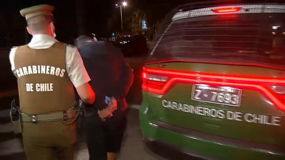 asalto las condes 3 menores de edad y un hombre con muletas entre detenidos por violento asalto en Las Condes