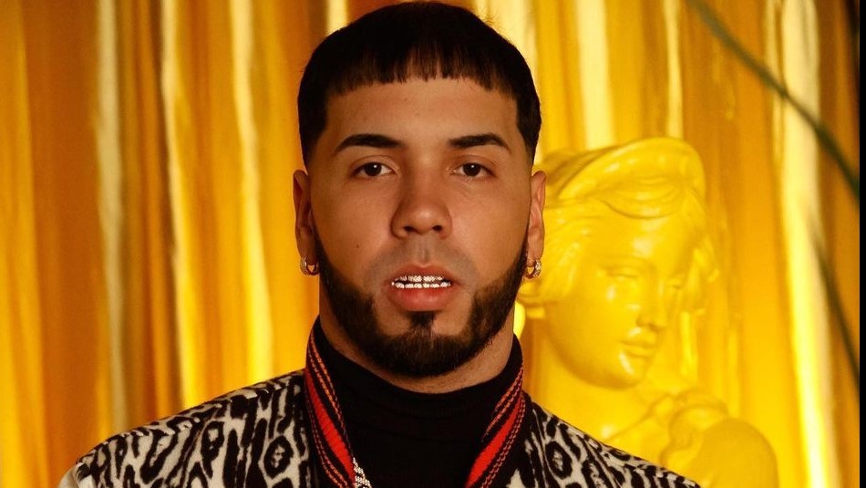Anuel AA reaparece con una tierna foto al lado de su hijo Anuel AA reaparece con una tierna foto al lado de su hijo