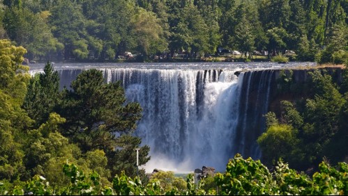 'Falla' del plan Paso a Paso afecta a Saltos del Laja: Personas no pueden cruzar el puente