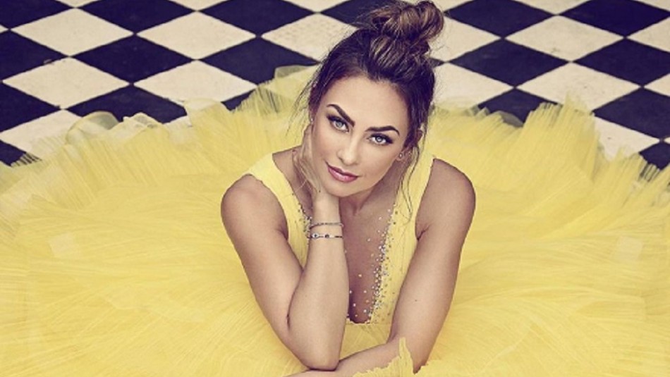 Con rizos y más rubia que nunca: Aracely Arámbula sorprende con nuevo look en televisión Con rizos y más rubia que nunca: Aracely Arámbula sorprende con nuevo look en televisión