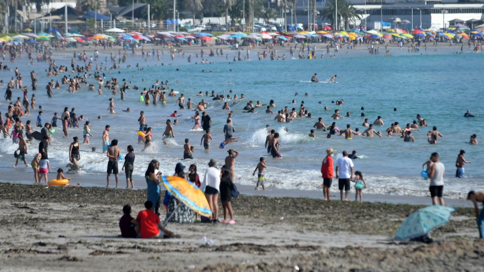 Planean limitar aforos en playas del país: Podría haber filas para entrar