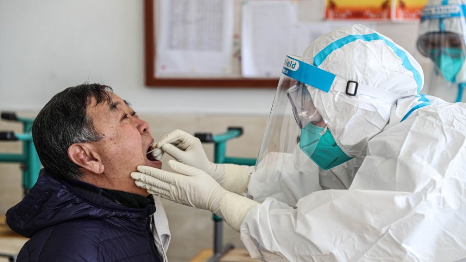 China registra nuevo récord en número de contagios en las últimas 24 horas China registra nuevo récord en número de contagios en las últimas 24 horas