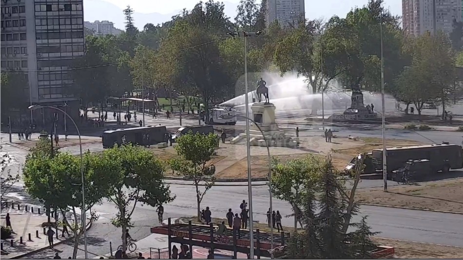 Incidentes en Plaza Italia provocan cortes de tránsito y cierre de estación de Metro Incidentes en Plaza Italia provocan cortes de tránsito y cierre de estación de Metro
