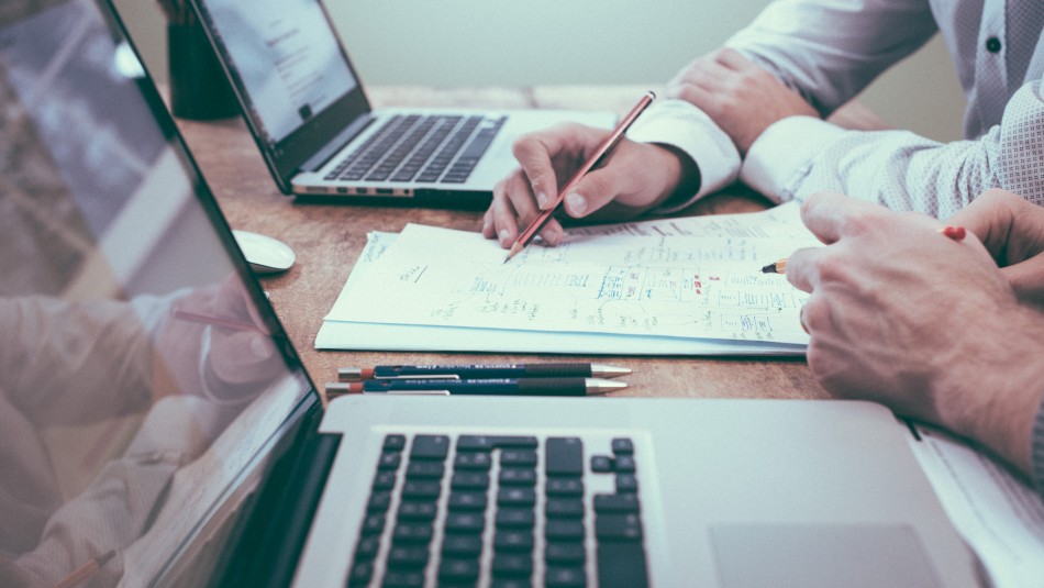 40% de las empresas evalúa aumentar sueldos en 2021: Revisa qué cargos se verán más beneficiados 40% de las empresas evalúa aumentar sueldos en 2021: Revisa qué cargos se verán más beneficiados
