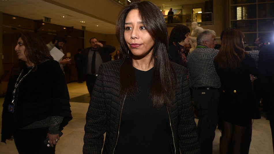 Aracely Leuquén Corte Suprema confirma desafuero de diputada Aracely Leuquén por escándalo en un pub