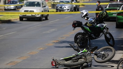Dos carabineros lesionados tras presunto baleo en Providencia