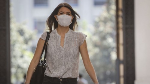 Carabinera escolta de subsecretaria Martorell balea a sujetos para evitar encerrona