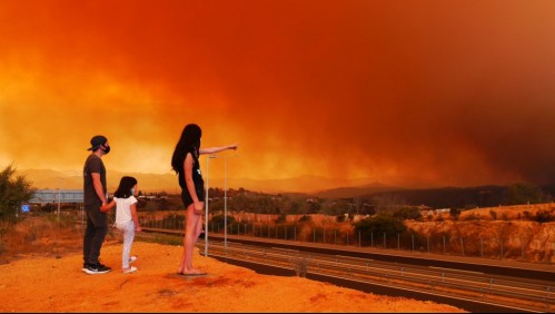 Así se ve el cielo en Valparaíso debido a enorme incendio forestal