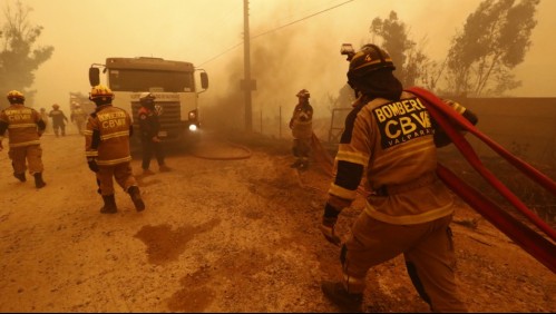 Los héroes del incendio en Quilpué: Así ha sido el arduo trabajo de voluntarios de Bomberos